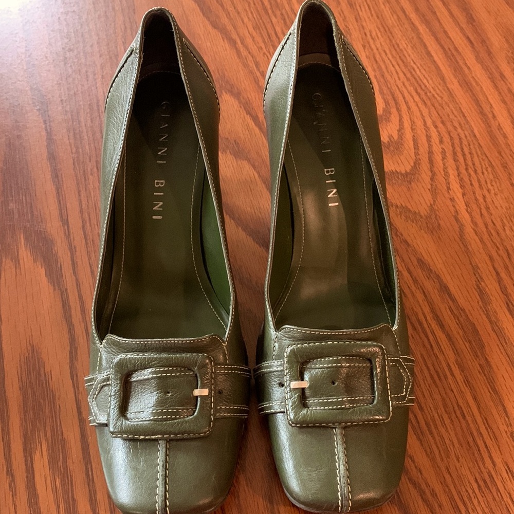 Gianni Bini buckle shoe